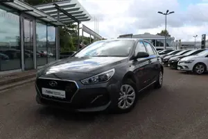 Hyundai i30 Select, Navigation, SHZ, PDC