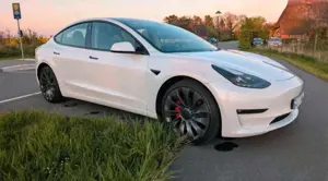 Tesla Model 3 Performance