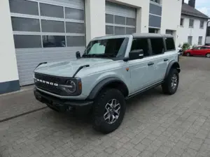 Ford Bronco Badlands E-4WD
