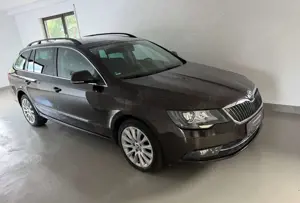 Skoda Superb Combi Exclusive 2.0 TDI Navi Memory
