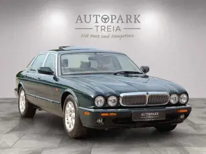 Jaguar XJ8 4.0 V8 Sovereign SHZ|TEMPOMAT|SCHIEBEDACH