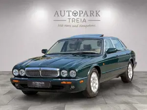 Jaguar XJ8