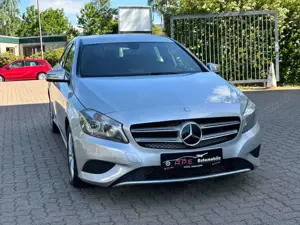 Mercedes-Benz A 180 BlueEfficiency Automatik Navi AHK TÜV NEU