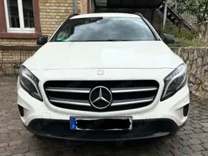 Mercedes-Benz GLA 200 GLA SCORE!