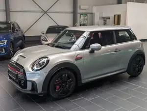 MINI John Cooper Works Aut. Essential Trim