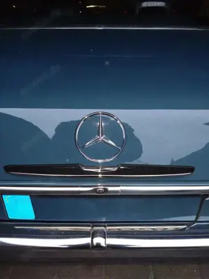 Mercedes-Benz 230