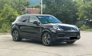 Porsche Cayenne TURBO S E-HYBRID KERAMIK BURM CARBON