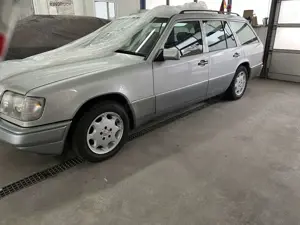 Mercedes-Benz E 220 T