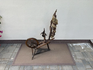 Historisches Handspinnrad aus Oberhessen 