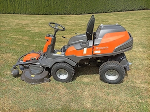 Husqvarna Rider  419 TsX AWD  mit 122 cm Mähdeck und Schneepflug