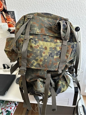 Großer Rucksack in Flecktarn