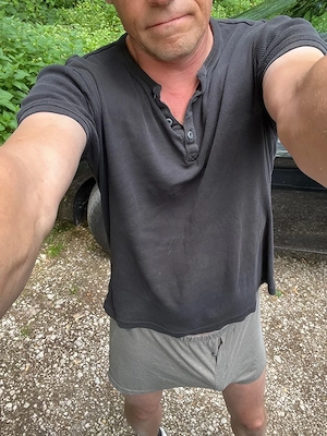 18.30-19Uhr Findet die nackte Riesenlatte im Wald ... einfach kommen und hallo sagen und testen