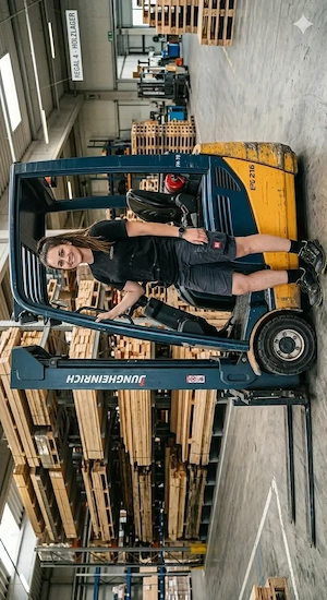 Getragene Arbeitssocken aus dem Holzlager   Direkt aus den Sicherheitsschuhen!