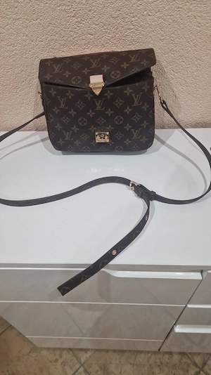 Louis Vuitton Handtasche neu