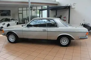 Mercedes-Benz 230 CE+W123 +H-ZULASSUNG+