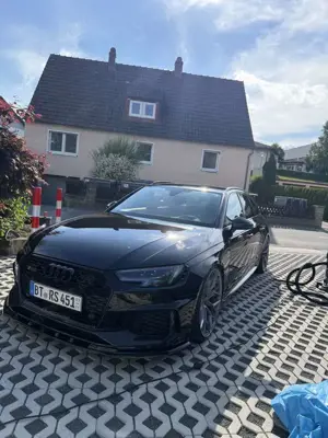 Audi RS4 Avant quattro tiptronic