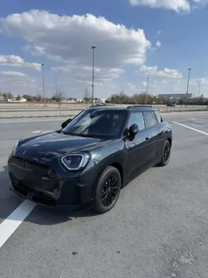 MINI Aceman SE John Cooper Works Trim