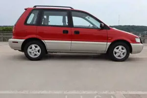 Mitsubishi Space Runner