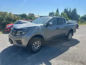 Nissan Navara NP300 N-Guard Double Cab 4x4