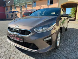 Kia Ceed / cee'd Ceed 1.4 T-GDI Spirit Klima SHZ PDC 1.Hand