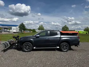Mitsubishi L200 Doppelkabine 4WD Schneeräumer,Salzstreuer