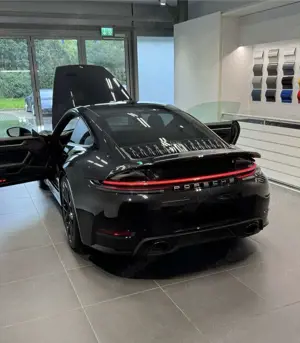 Porsche 992 NEU 911S Voll./Glasd/SportDesign/Matrix/Approved28
