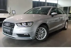 Audi A3 1.8 TFSI KLIMA*PDC*NAVI*MFL*AHK*SHZ*