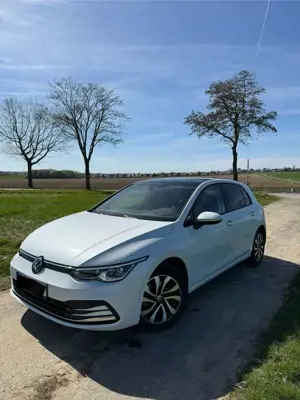 Volkswagen Golf 1.5 eTSI OPF DSG Active