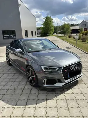 Audi RS3 Limousine S tronic