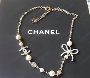 Chanel Kette mit Perlen und Schleife mit Kaufbeleg und Box