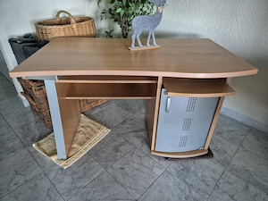 Schreibtisch