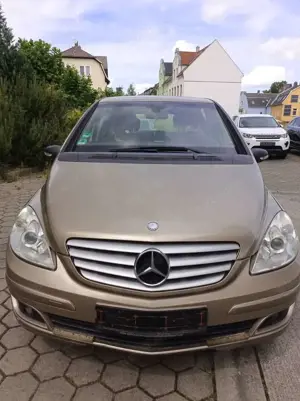 Mercedes-Benz B 170