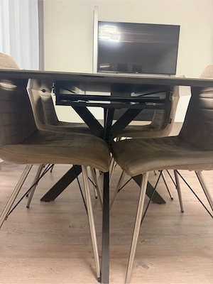 Xxlutz Tisch + Stühle