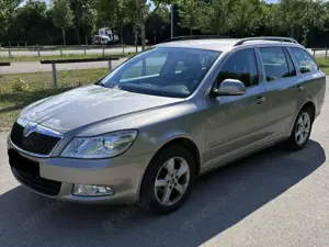 Skoda Octavia Octavia II Combi 1.4 TSI Best of mit AHK, Sitzheizung vorne und 8-fach bereift - TÜV 