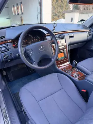 Mercedes-Benz E 240 Elegance
