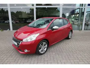 Peugeot 208 Allure 3-t. PT 82 Klima Bluetooth GJR EPH