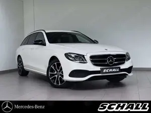 Mercedes-Benz E 220 T d 4M AVANTGARDE+NIGHT+DISTR+AHK+KAMERA