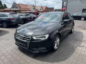 Audi A3 1,6TDI  Leder Navi Kamera XenoSHZ MFL ACC PDC