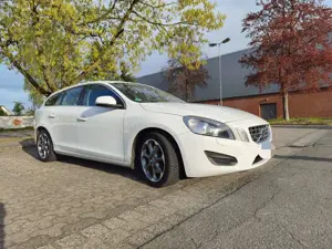 Volvo V60 D5 Geartronic Momentum