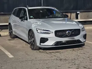 Volvo V60 Plus Dark
