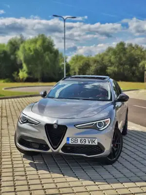 Alfa Romeo Stelvio 2.0 Turbo 16V AT8-Q4 Veloce