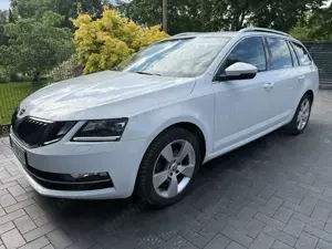 Skoda Octavia Combi 2.0 TDI DSG Style, LED, Ahzv