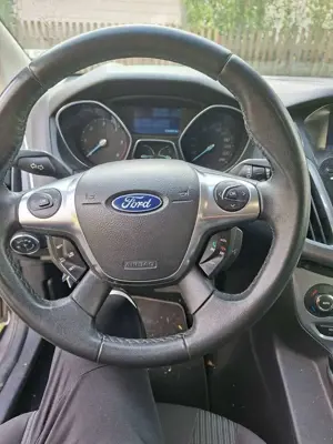 Ford Focus Focus Turnier Diesel Turnier 2.0 TDCi DPF Aut. Trend