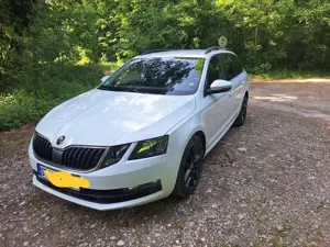Skoda Octavia Ambition ACC / AHK / PDC / NAVI