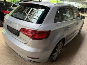Audi A3 Sportback 40 e-tron sport ACC