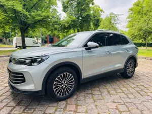 Volkswagen Tiguan Tiguan 1.5 eTSI OPF DSG Elegance Panoramadach Harman Kardon