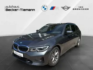 BMW 330 e Touring 17" / AHK / HiFi / ParkAss / HUD / DAB /