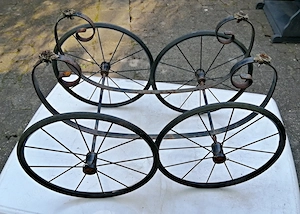Puppenwagen-Untergestell (Antik)