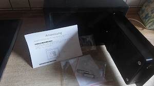 Nagelneuer Safe