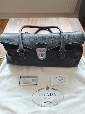 Prada Umhängetasche für die Frau ,ein original mit allen Papieren und Garantie auf die Echtheit